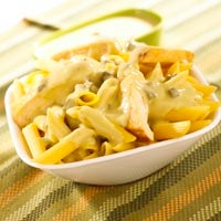 Pasta al jalapeño con pechuga de pollo