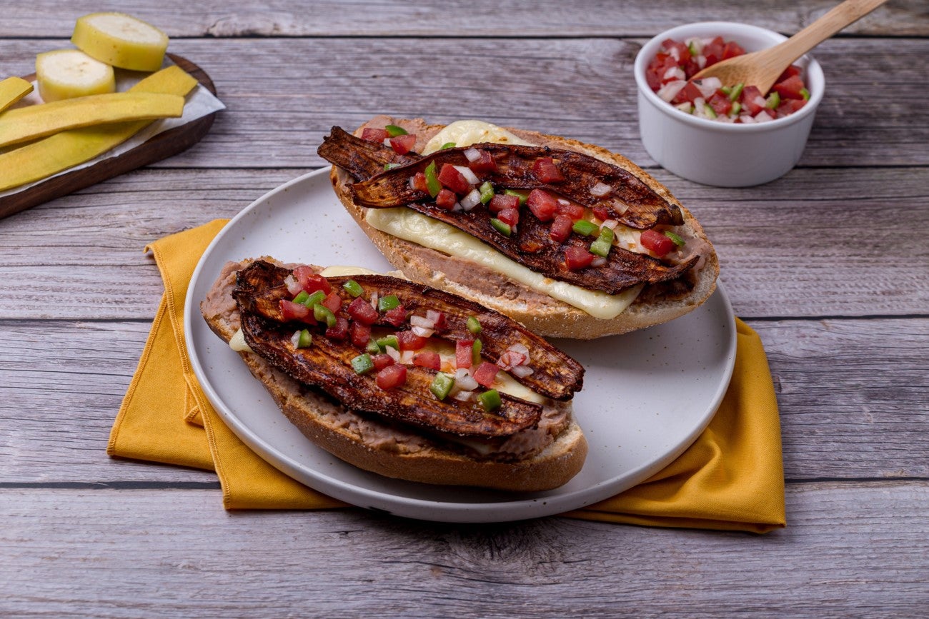 Molletes con Tocino Vegano