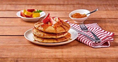 Hot cakes de avena con leche de almendras