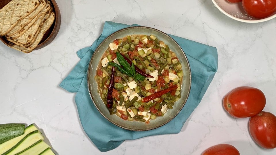 Calabacitas con Nopales y Queso Panela