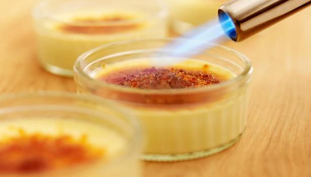 Crème brûlée, postre de origen francés  
