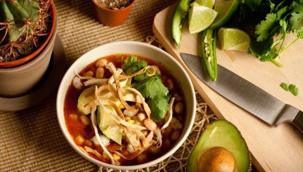 Tipos de pozole, pozole con tortillas.