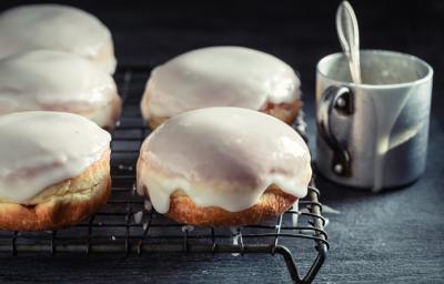 Prepara y decora donas caseras como si fueras un profesional.