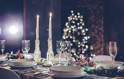 Mesa decorada para navidad