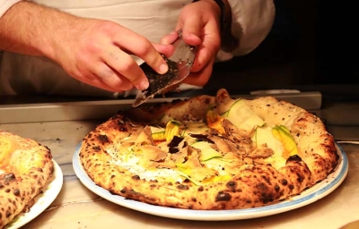 Hay tipos de pizzas que se caracterizan por tener una masa más gruesa.