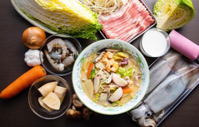 Diferentes ingredientes para preparar kimchi Diferentes ingredientes para preparar kimchi