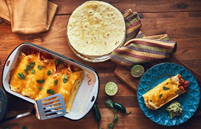 Mesa con preparaciones hechas con tipos de tortilla