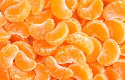 Gajos de mandarina juntos para cocinar. 