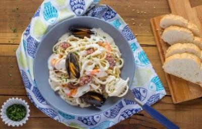 Pasta marinera con calamares y mejillones Pasta marinera con calamares y mejillones