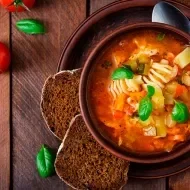plato de sopa marinera