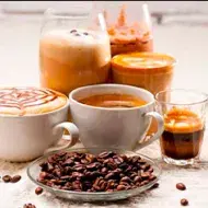 Tazas con varios tipos de café 