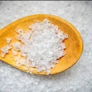 Sal marina, un tipo de sal con granos grandes