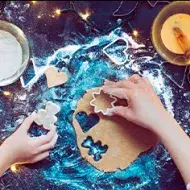 Los cortadores en formas de figuras son utensilios de repostería muy útiles.