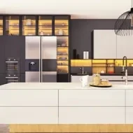Cocina limpia y refrigerador al fondo, quitar mal olor del refrigerador