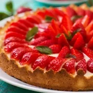 Tarta de fresa, receta para conmemorar mes de la mujer 