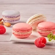 Cuatro macarons de colores  
