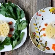 Queso y pan preparados con cortador de alimentos.  