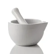 Molcajete de cerámica, muestra de utensilios prehispánicos en la actualidad.