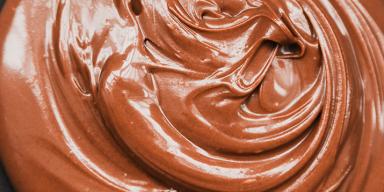 Aprende a derretir chocolate a baño María con Recetas Nestlé®. Aprende a derretir chocolate a baño María con Recetas Nestlé®.