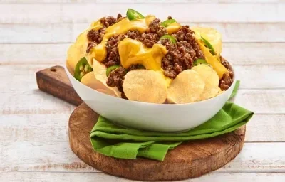 NACHOS JALAPEÑO con CARNE preparados con Jugo MAGGI® NACHOS JALAPEÑO con CARNE preparados con Jugo MAGGI®
