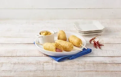 Banderillas con dip de mango y 3 chiles Banderillas con dip de mango y 3 chiles