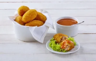 Croquetas de atún con salsa de chipotle Croquetas de atún con salsa de chipotle