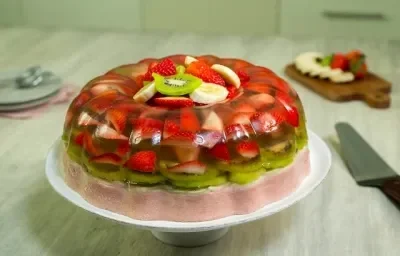 gelatina de kiwi, fresa y plátano gelatina de kiwi, fresa y plátano