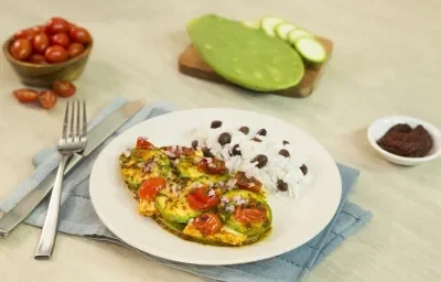 Nopal con calabazas y queso