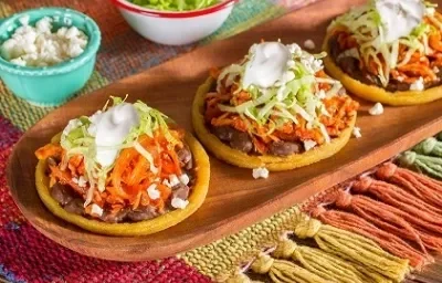 sopes de tinga de pollo con chile morita sopes de tinga de pollo con chile morita