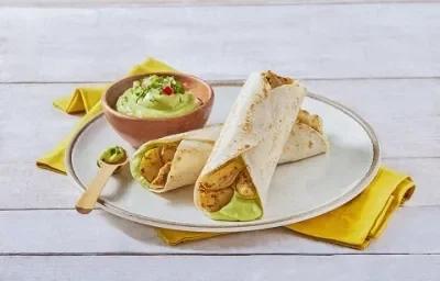 Tacos de pollo a la leña con guacamole Tacos de pollo a la leña con guacamole