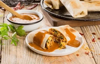 Burritos de chilorio con salsa de árbol y pasilla Burritos de chilorio con salsa de árbol y pasilla