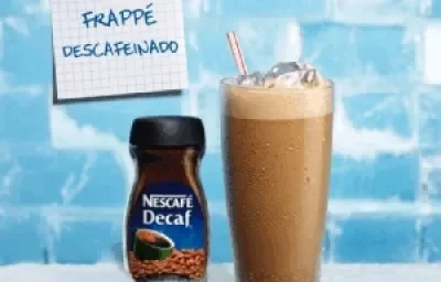 FRAPPÉ DESCAFEINADO LIGERO preparado con Café 100% Puro Soluble Descafeinado NESCAFÉ® DECAF®. FRAPPÉ DESCAFEINADO LIGERO preparado con Café 100% Puro Soluble Descafeinado NESCAFÉ® DECAF®.
