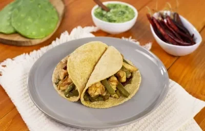 Fajitas de pollo con nopales