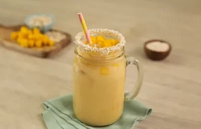 Agua de mango con avena