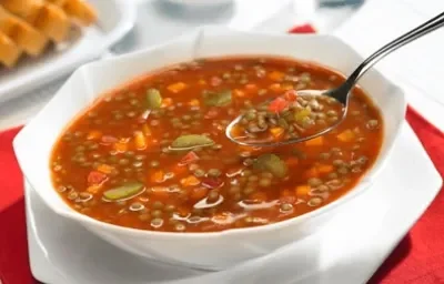 Sopa de Lentejas al Orégano Sopa de Lentejas al Orégano
