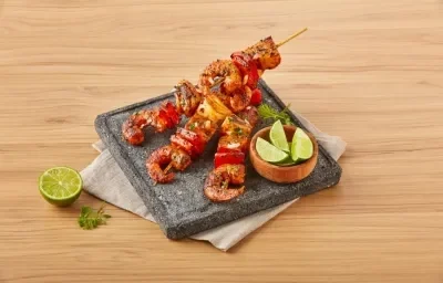 Brochetas de camarón Brochetas de camarón