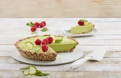 Postre frío de limón y aguacate