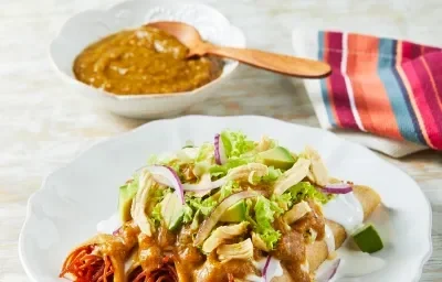 Tacos dorados de fideo seco con pollo Tacos dorados de fideo seco con pollo