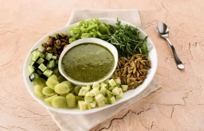 SUPER GREEN SALAD preparada con Salsa Tipo Inglesa CROSSE & BLACKWELL® SUPER GREEN SALAD preparada con Salsa Tipo Inglesa CROSSE & BLACKWELL®
