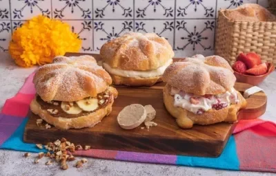 Rellenos de Pan de Muerto