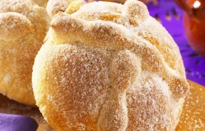 Pan de muerto con chocolate Pan de muerto con chocolate