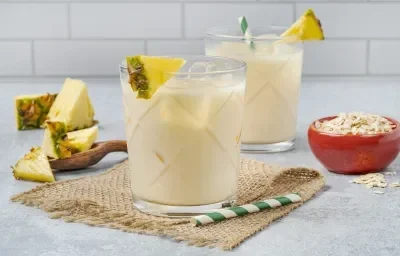 Agua de Piña con Avena