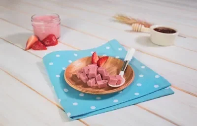 GELATINA de FRESAS con CEREAL preparada con GERBER® GELATINA de FRESAS con CEREAL preparada con GERBER®