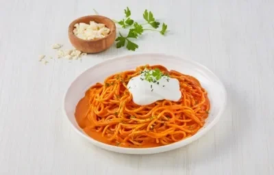 Espagueti rojo cremoso Espagueti rojo cremoso