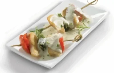 brochets de pescado con pimiento con aderezo de piña brochets de pescado con pimiento con aderezo de piña