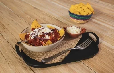 Chilaquiles con salsa de chorizo Chilaquiles con salsa de chorizo