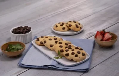 GALLETAS con CHISPAS de CHOCOLATE preparadas con LA LECHERA®