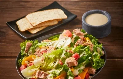 Ensalada con aderezo de jengibre Ensalada con aderezo de jengibre