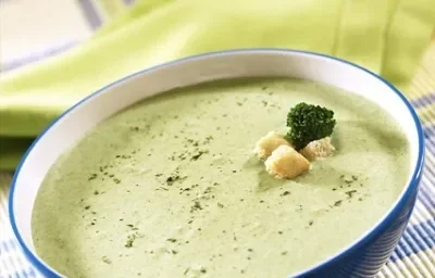 Crema de brócoli al curry Crema de brócoli al curry