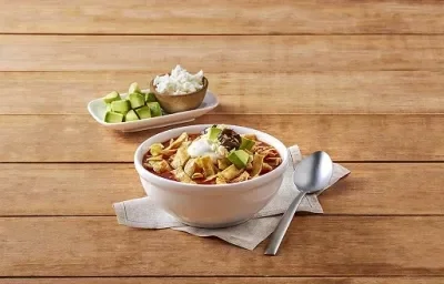 Sopa azteca a los tres chiles Sopa azteca a los tres chiles